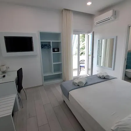 Bed & Breakfast Dreams Mare 