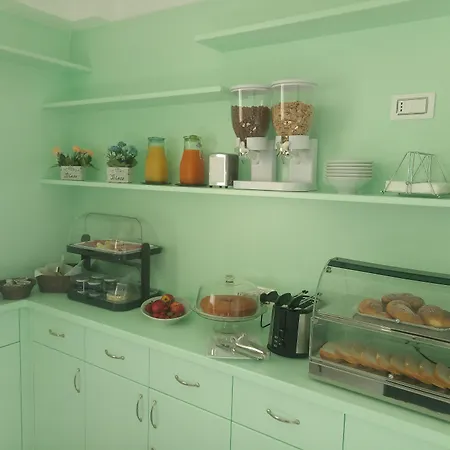 Bed & Breakfast Dreams Mare 